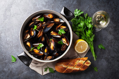 Spring Bay Steamed Mussels with Dipping Sauce